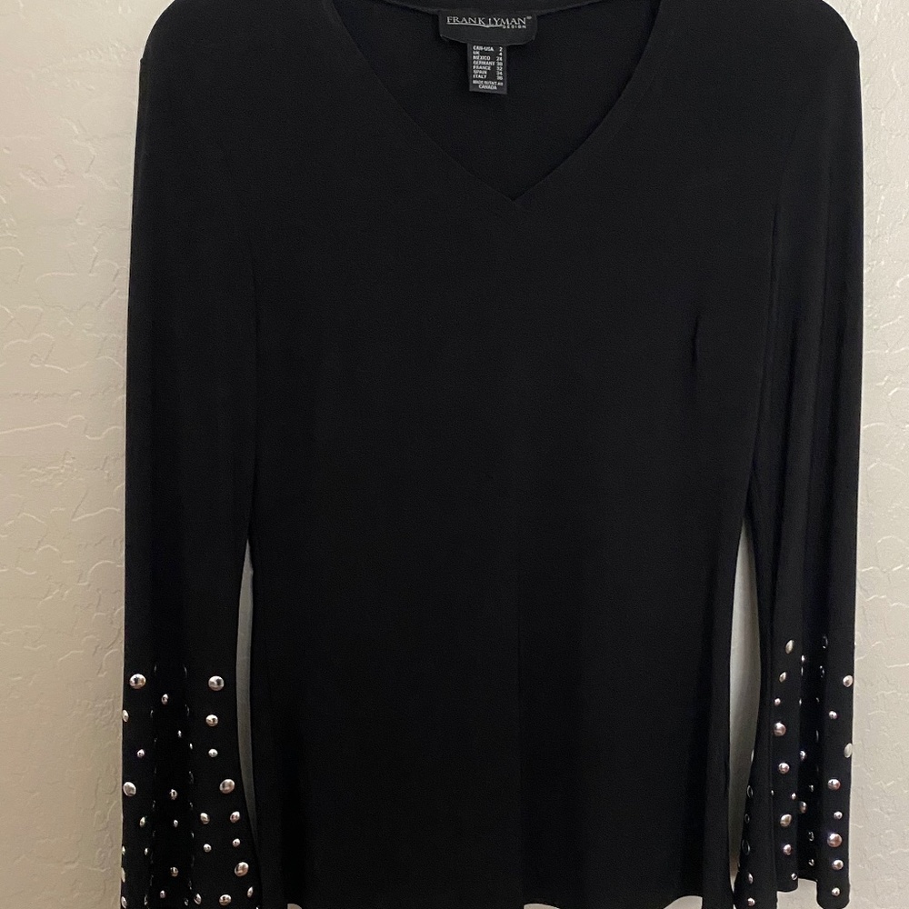 Frank Lyman Blouse with studs on the wrist cuff